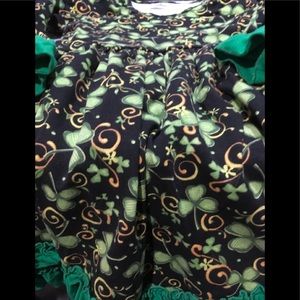 Girls size large clover holiday dress